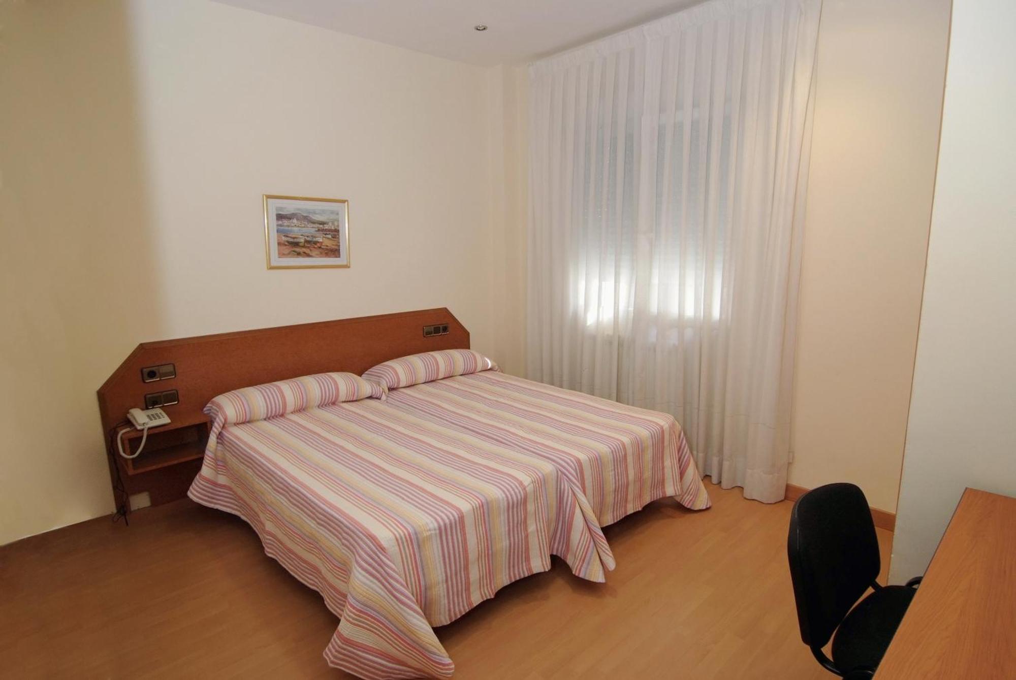 Hostal Cataluna سرقسطة المظهر الخارجي الصورة