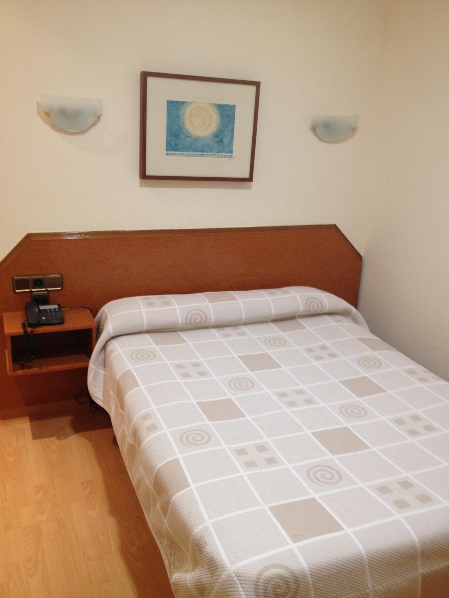 Hostal Cataluna سرقسطة المظهر الخارجي الصورة