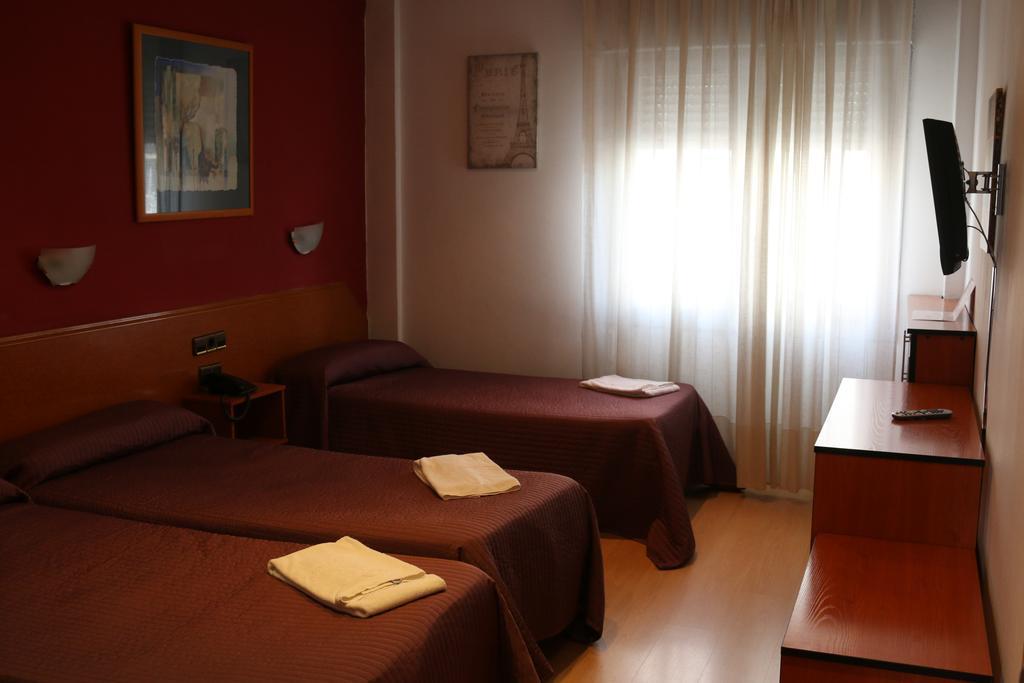 Hostal Cataluna سرقسطة المظهر الخارجي الصورة
