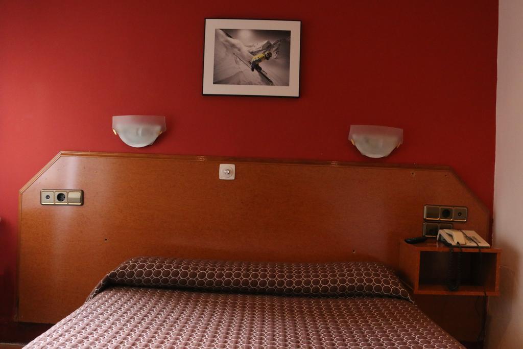 Hostal Cataluna سرقسطة المظهر الخارجي الصورة