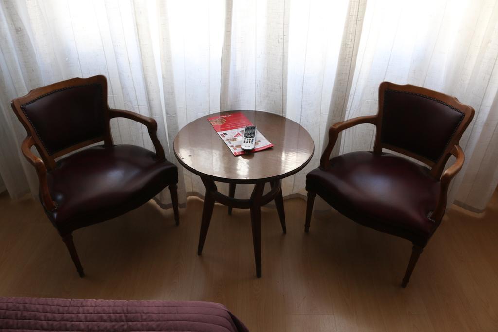 Hostal Cataluna سرقسطة المظهر الخارجي الصورة