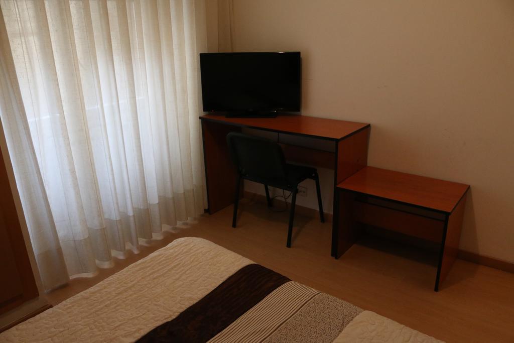 Hostal Cataluna سرقسطة المظهر الخارجي الصورة