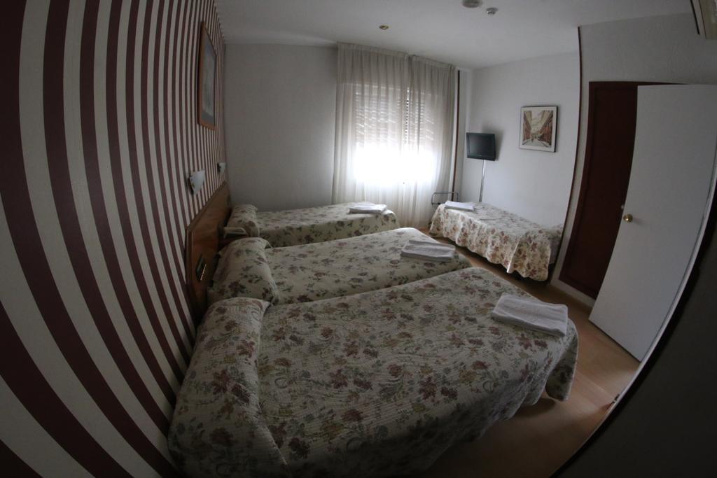 Hostal Cataluna سرقسطة المظهر الخارجي الصورة