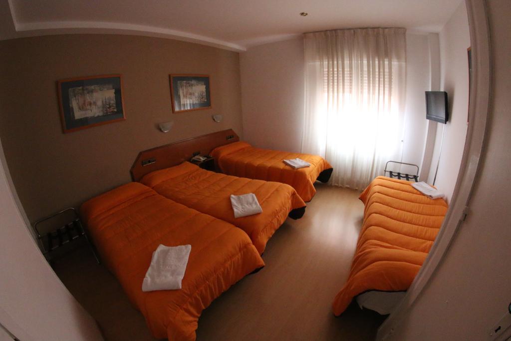Hostal Cataluna سرقسطة المظهر الخارجي الصورة